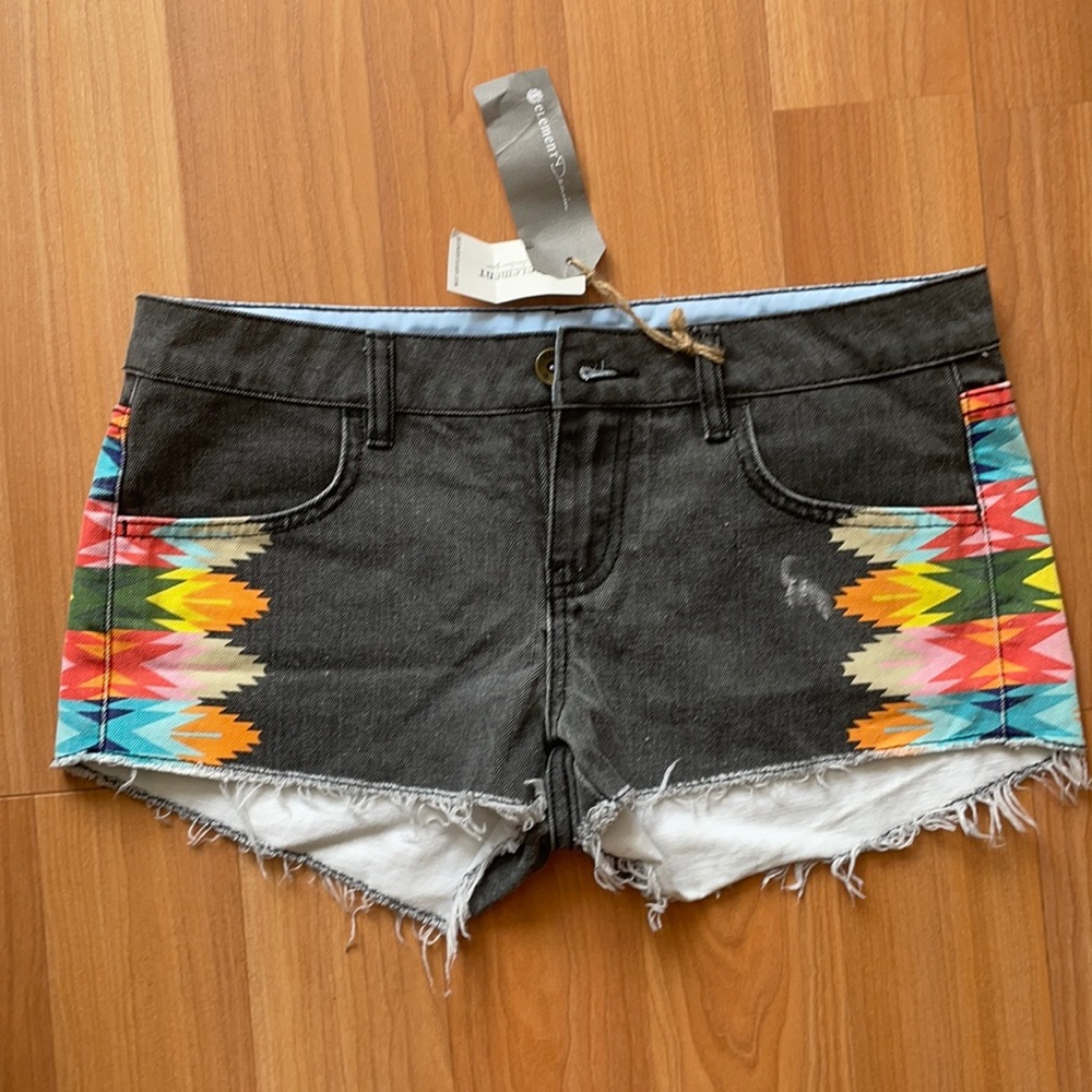 NWOT Gray denim Element shorts with accent print